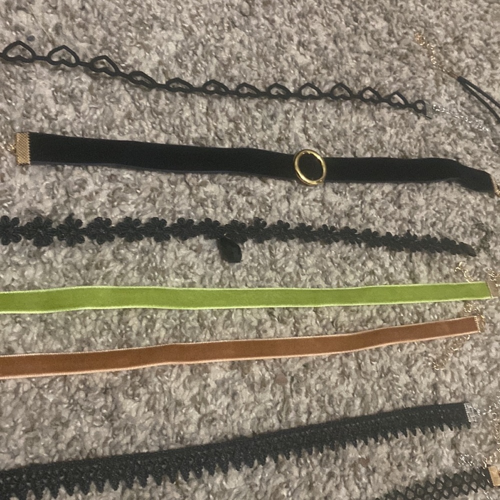 Chokers - Picture 2 of 6